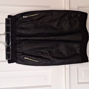 SUZY-D Black Pencil Skirt